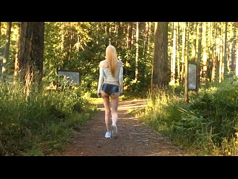 ❤️ Vakker kvinne beveger seg sakte, ikke nakenvideo ️❌ Superporno ved no.tukifporno.ru ﹏