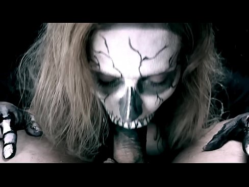❤️ Demon jente suger kuk med sin svarte munn og svelger cum. ️❌ Superporno ved no.tukifporno.ru ﹏
